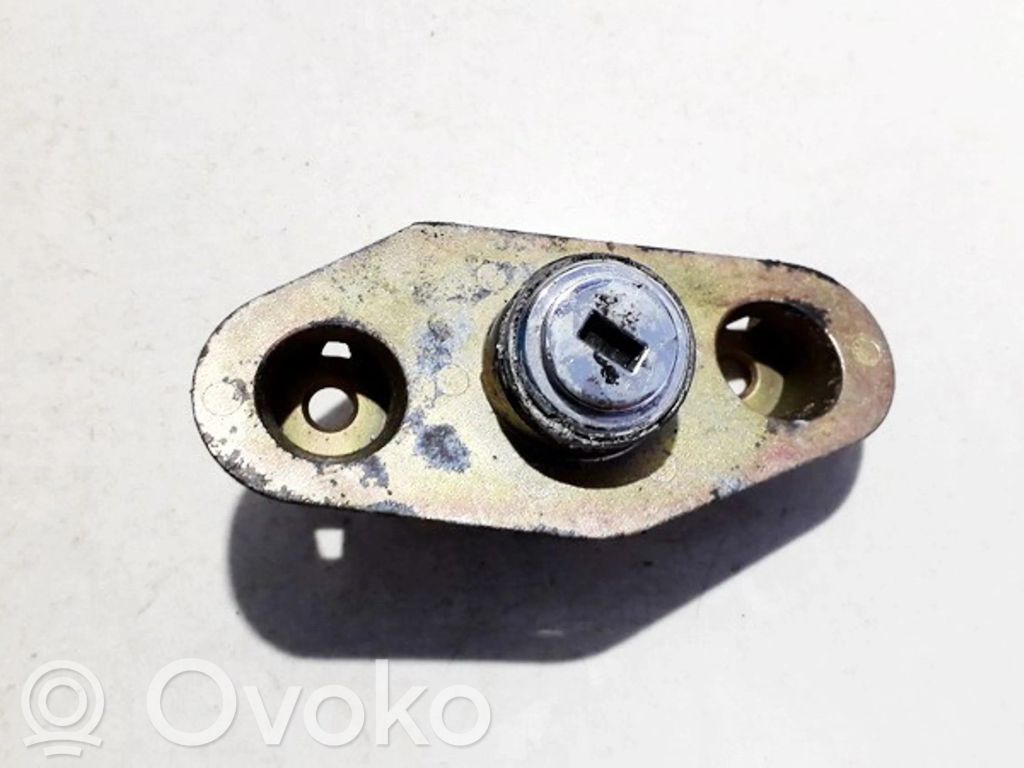 Volvo S60 Serratura esterna portellone