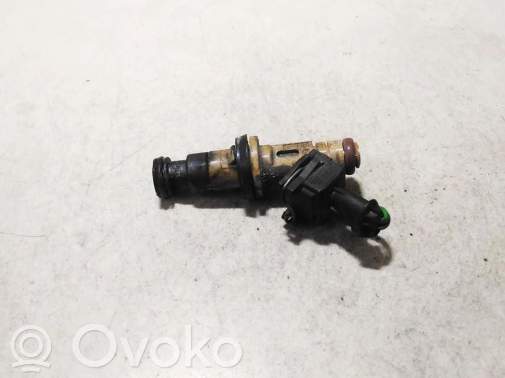 Volvo S70  V70  V70 XC Injector combustibil 
