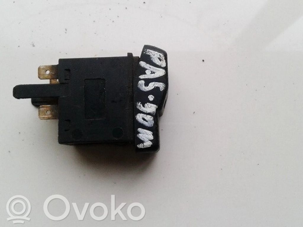 Volkswagen PASSAT B3 Comutator lumini ceață 