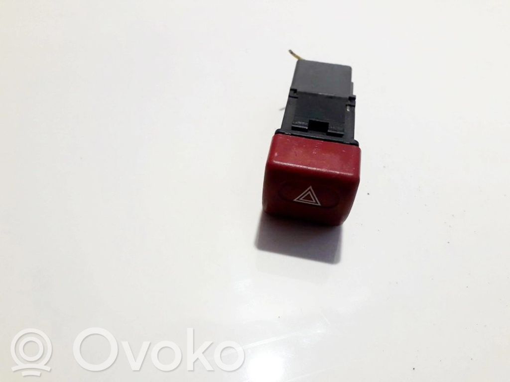 Toyota Avensis T250 Botón interruptor de luz de peligro 