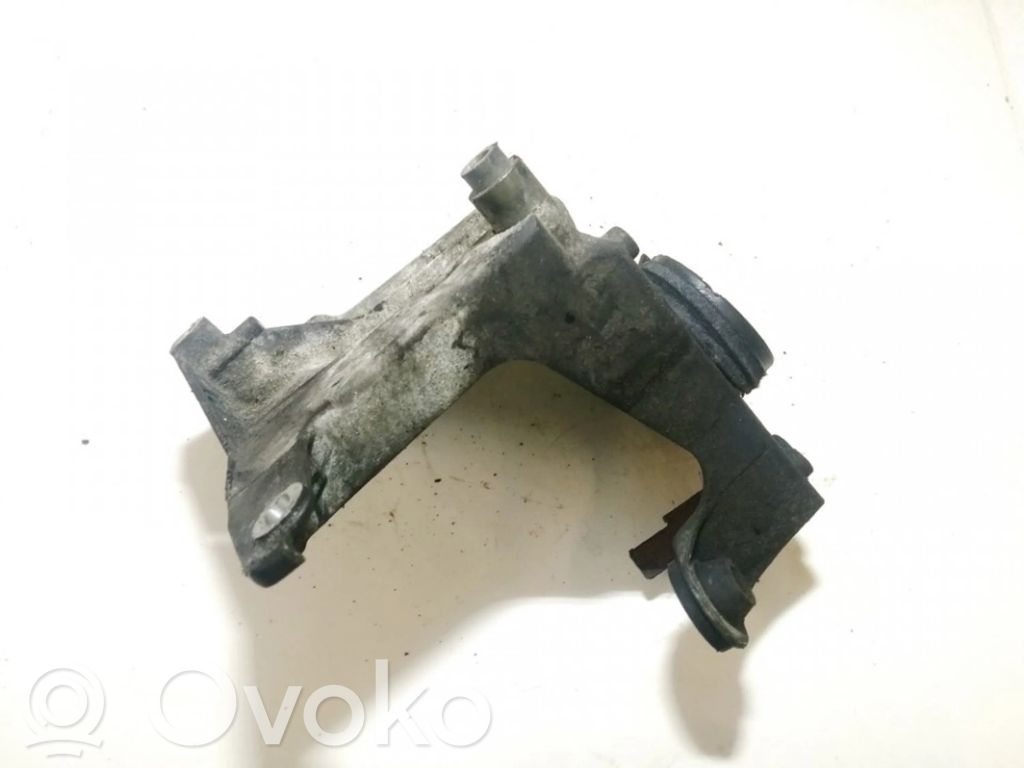Renault Espace III Engine mounting bracket 