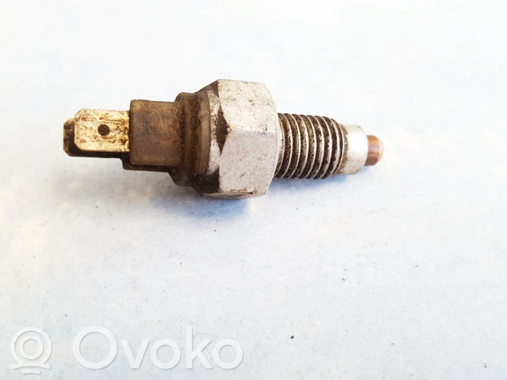 Volkswagen Golf II Włącznik / Czujnik świateł cofania 