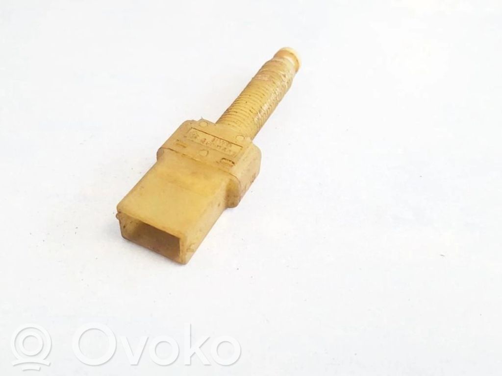 Comutator senzor pedală frână   443945515,443945515