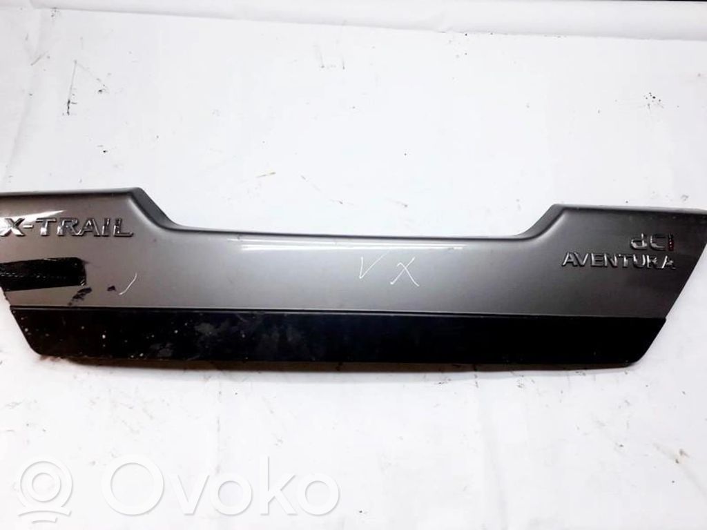 Nissan X-Trail T31 Éclairage de plaque d'immatriculation 