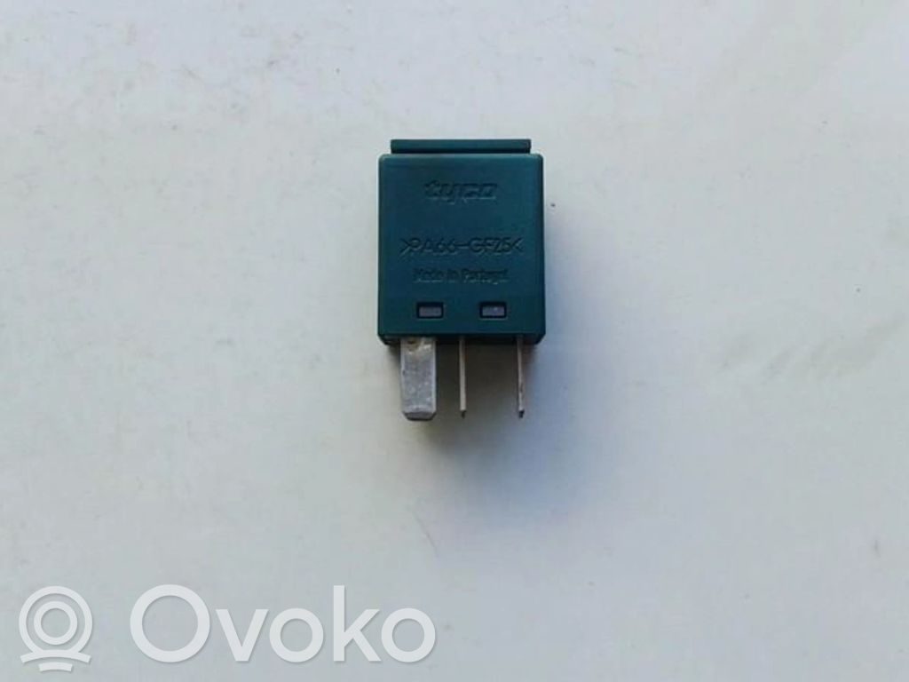 BMW 3 E90 E91 Other relay 