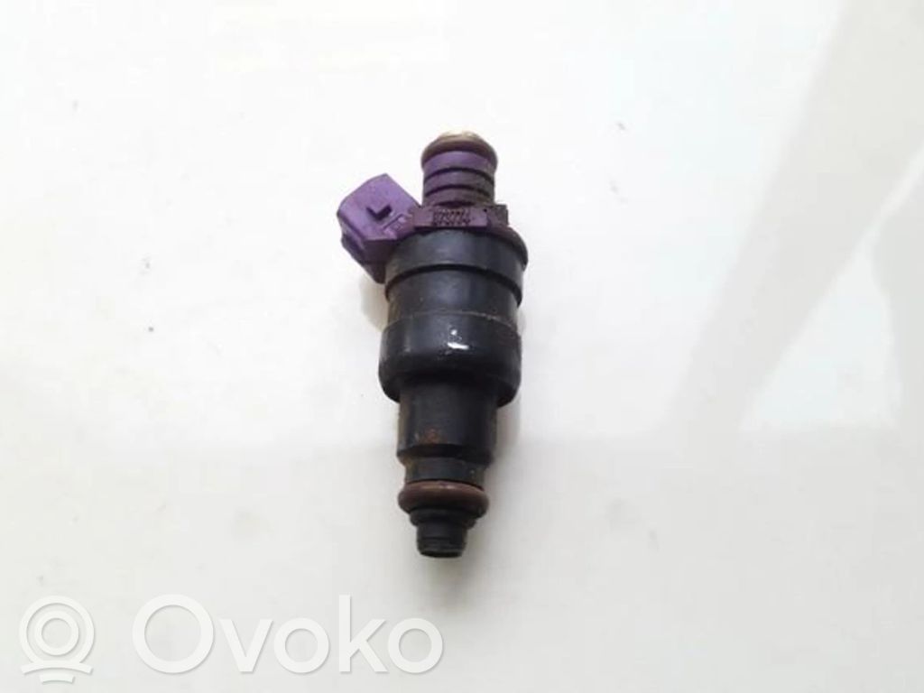 Renault Clio II Wtryskiwacz paliwa 