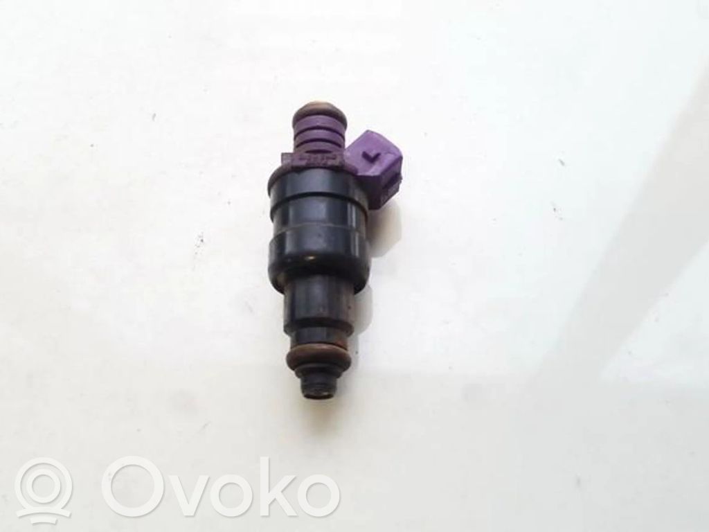 Renault Clio II Wtryskiwacz paliwa 
