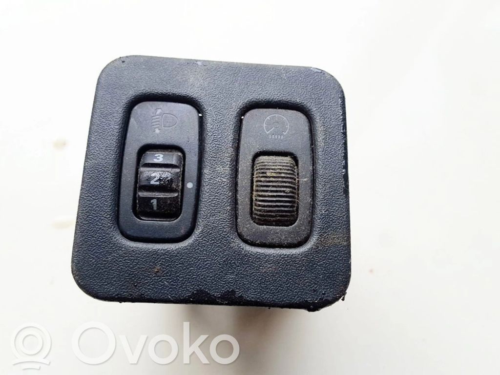 Bouton commande réglage hauteur de phares   MR402645,MR402645