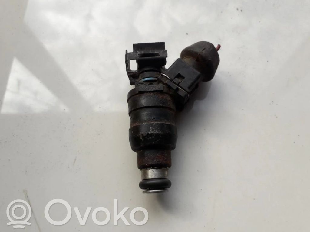 Peugeot 306 Inyector de combustible 