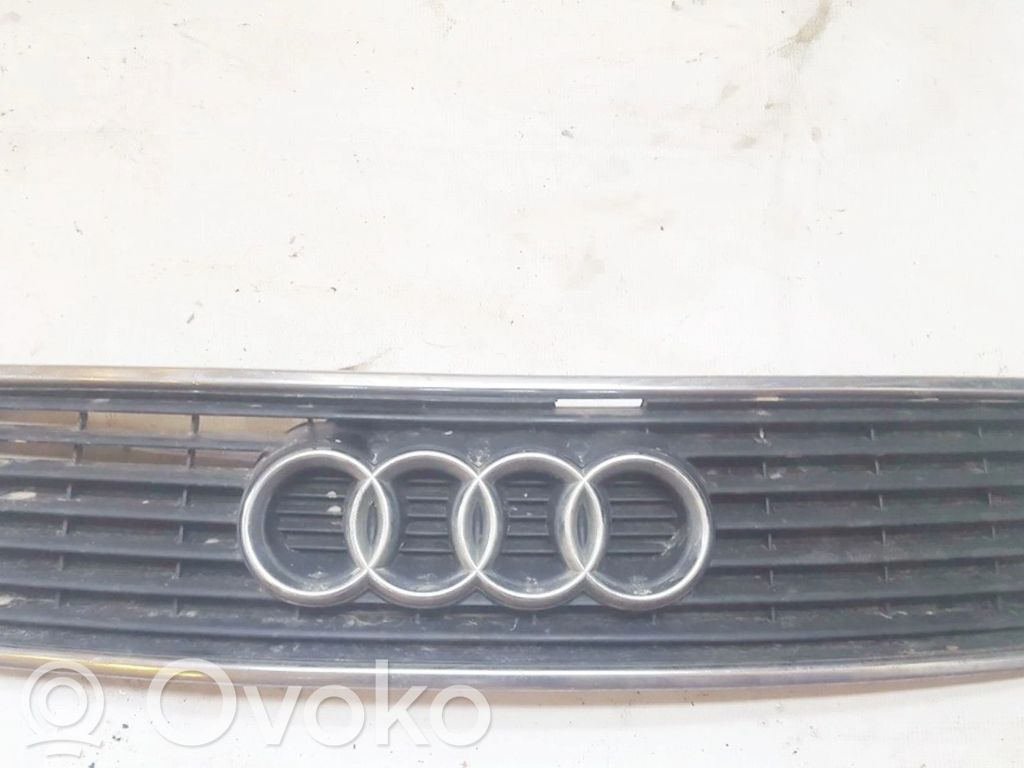 Audi 100 S4 C4 Etusäleikkö 