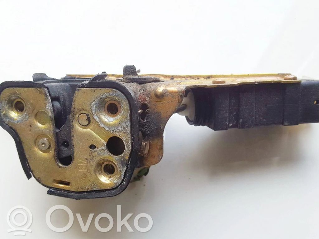 Opel Omega B1 Zamek drzwi tylnych 