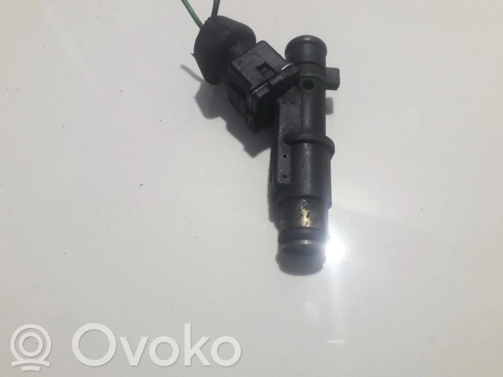 Peugeot 406 Injector combustibil 