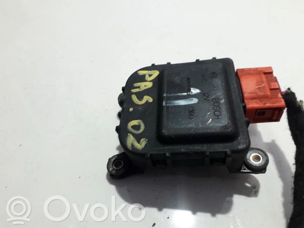 Volkswagen PASSAT B5.5 Motor/actuator clapetă aer 