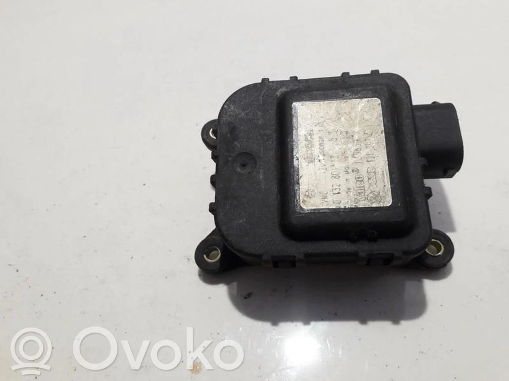 Volkswagen Golf IV Motor/actuator clapetă aer 