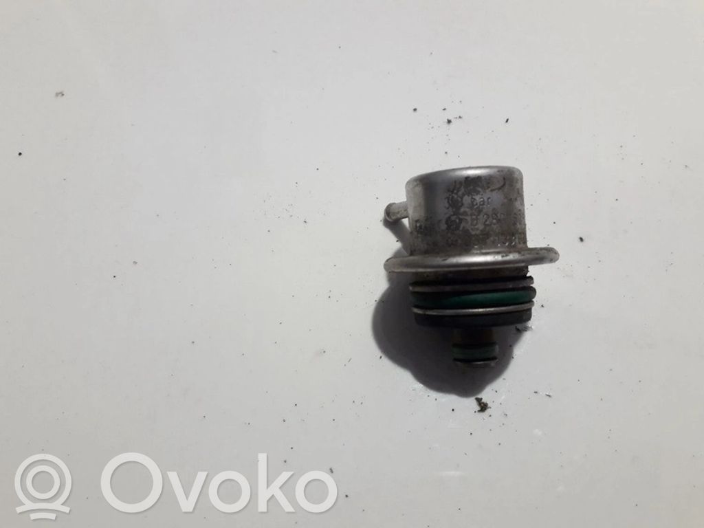 Volkswagen PASSAT B4 Senzor presiune combustibil 