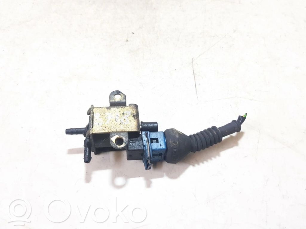 Volkswagen PASSAT B5 Solenoid supapă turbosuflantă 