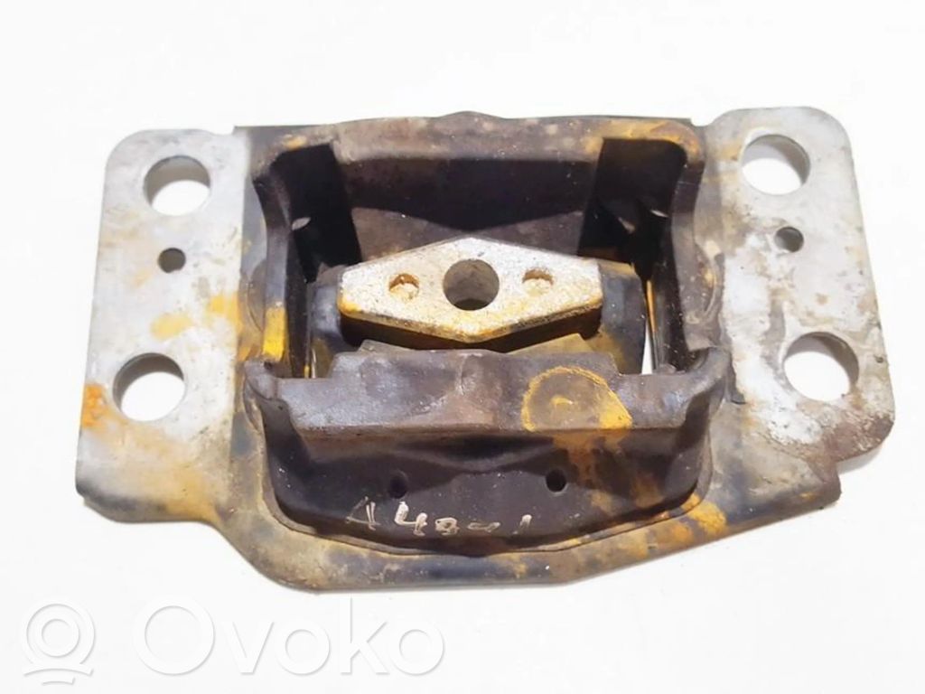 Moottorin kiinnikekorvake   30680700,6G917M121BC,30680700,6G917M121BC