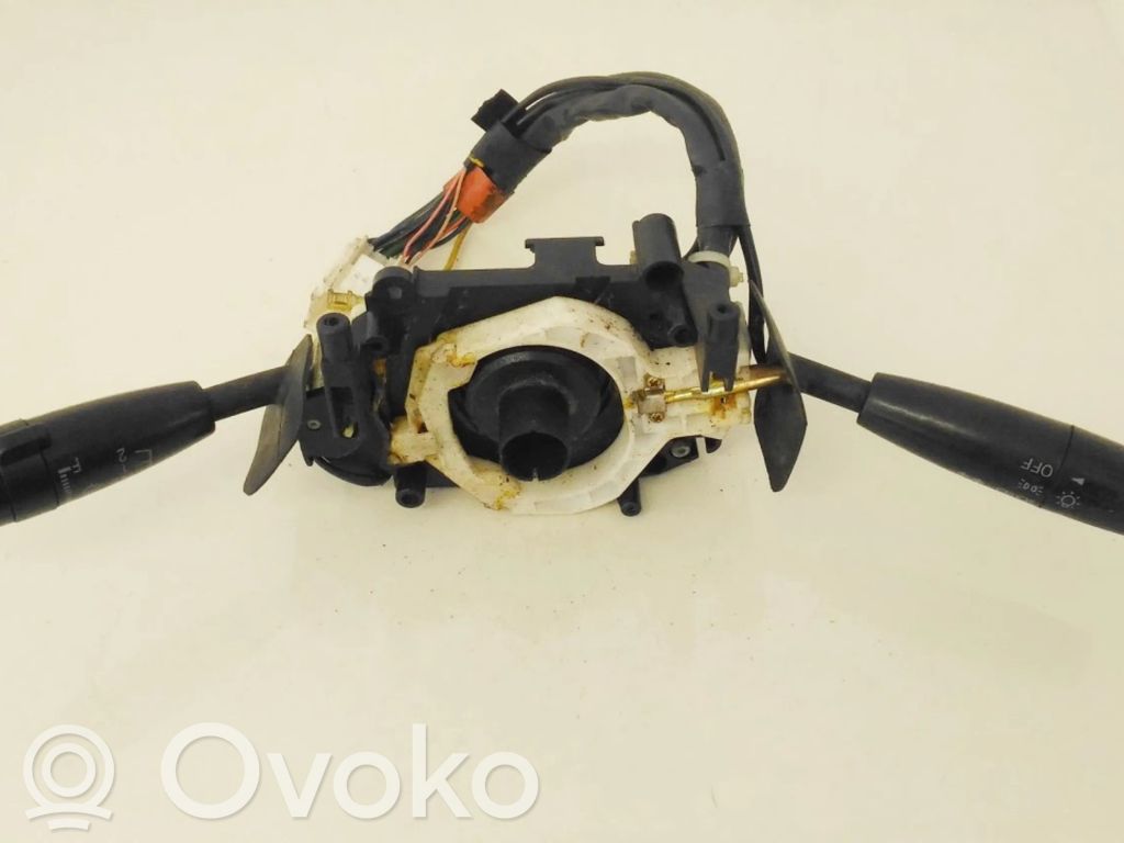 KIA Carens I Leva/interruttore dell’indicatore di direzione e tergicristallo