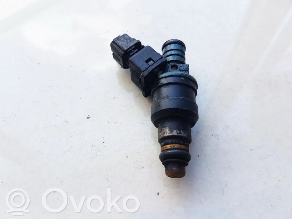 Hyundai Accent Inyector de combustible 
