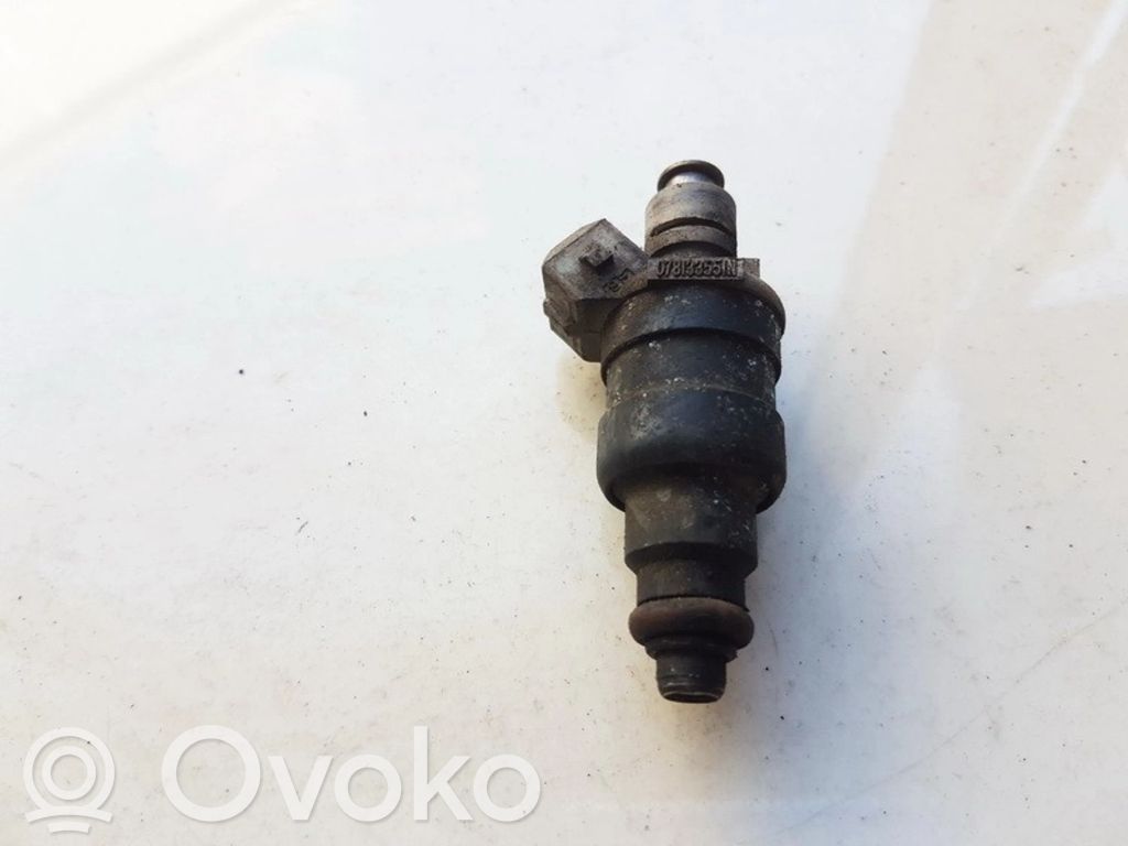 Audi A4 S4 B5 8D Injector combustibil 