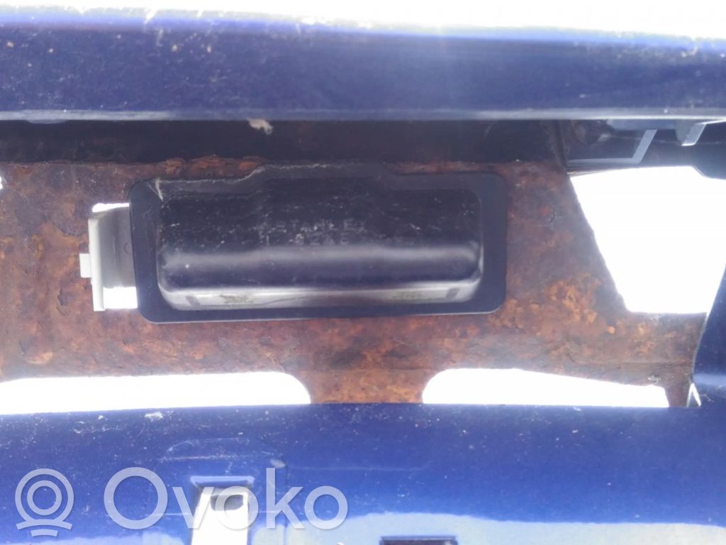 Mazda 323 Éclairage de plaque d'immatriculation 