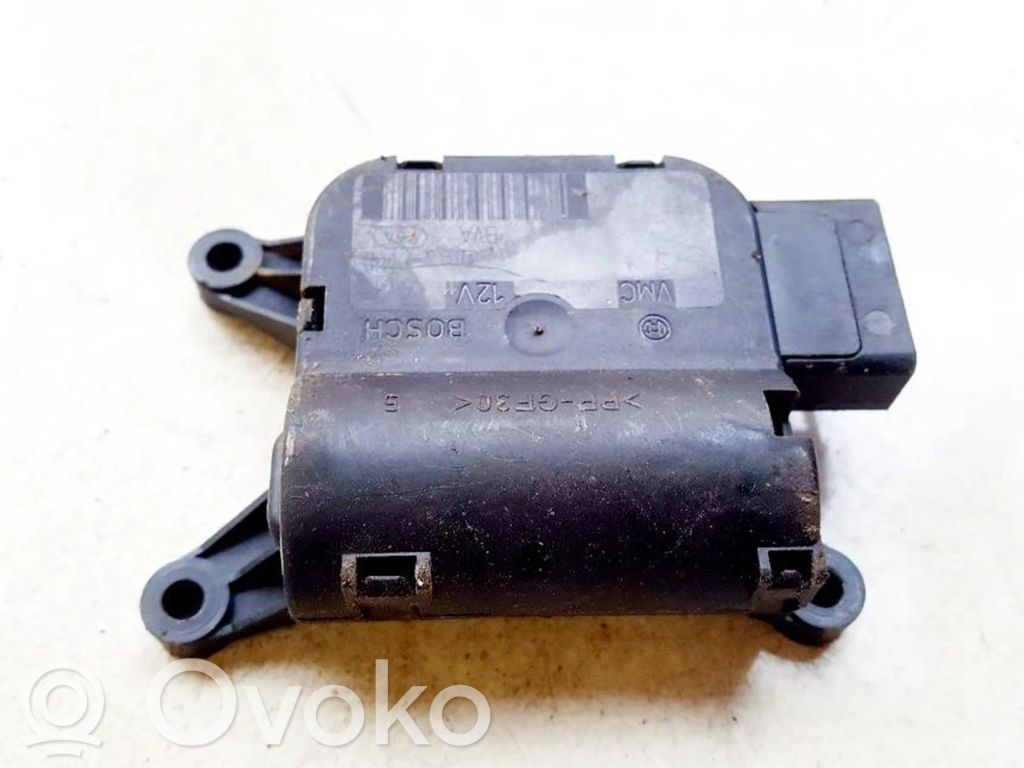 Volkswagen Golf V Silniczek nagrzewnicy 