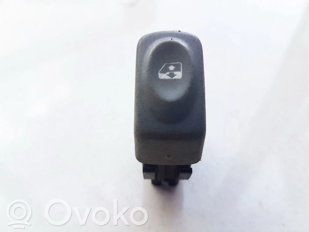 Renault Twingo I Electric window control switch 