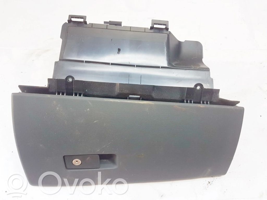 Volvo V70 Handschuhfach 