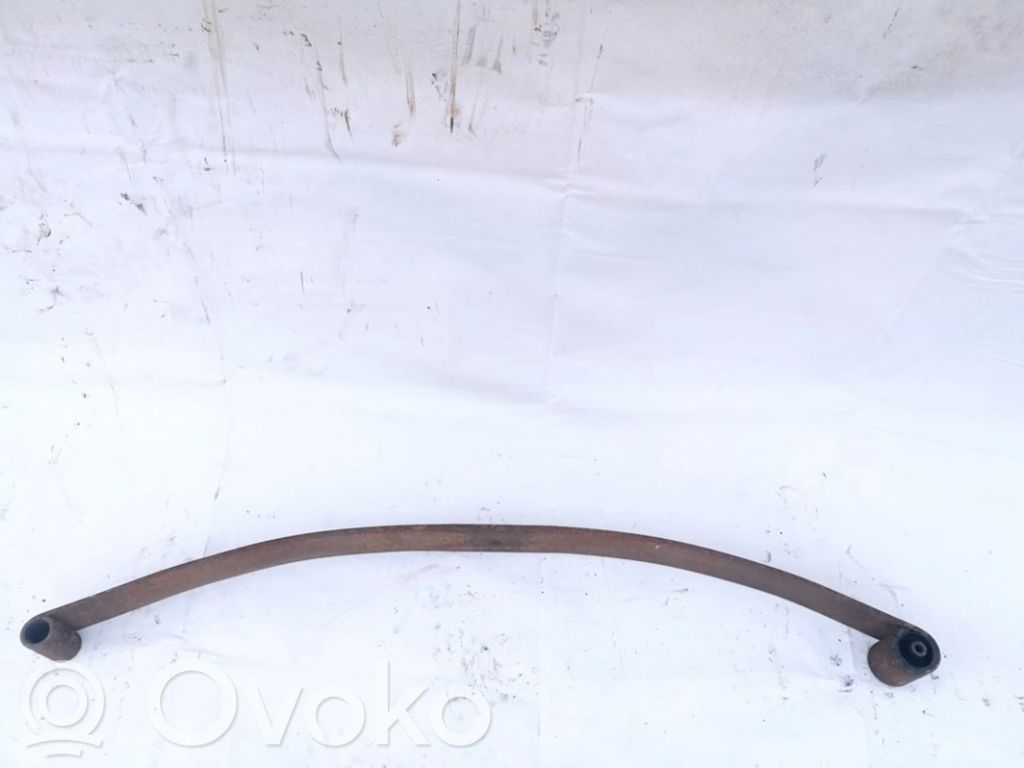 Nissan Quest Foaie arc spate