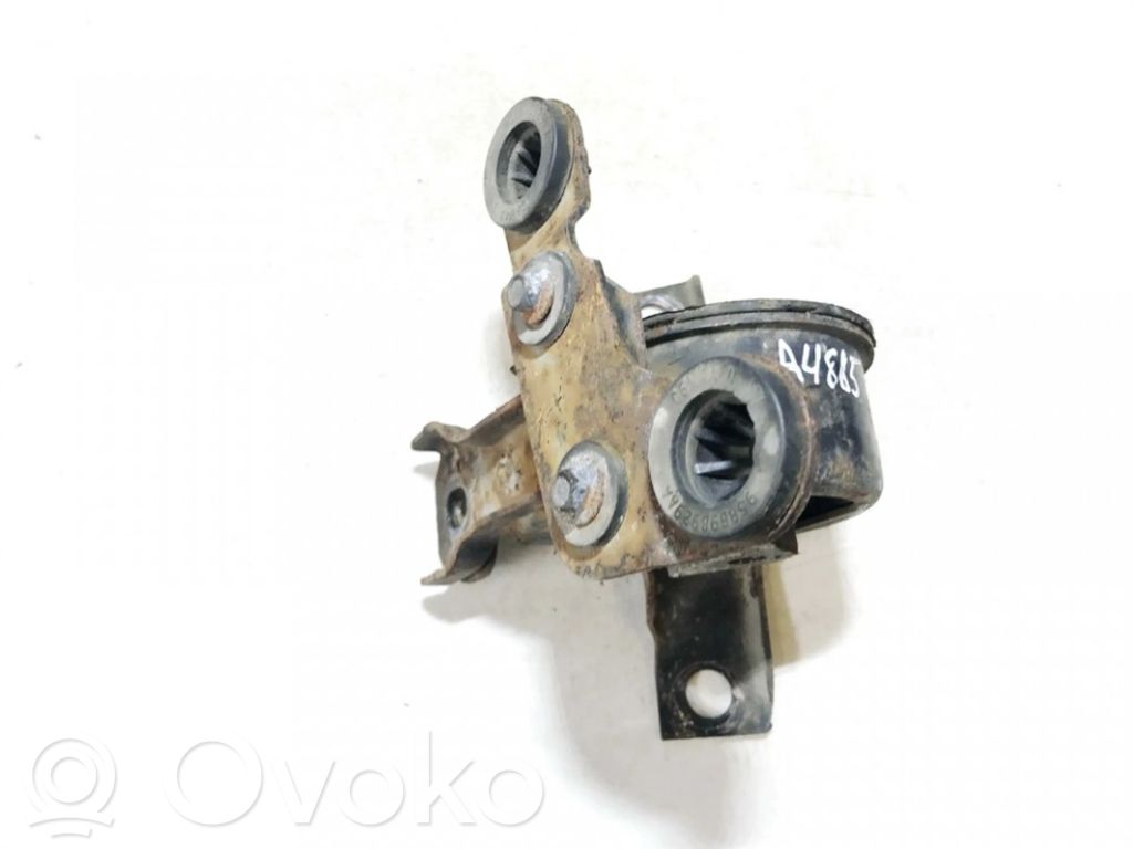 Engine mount bracket