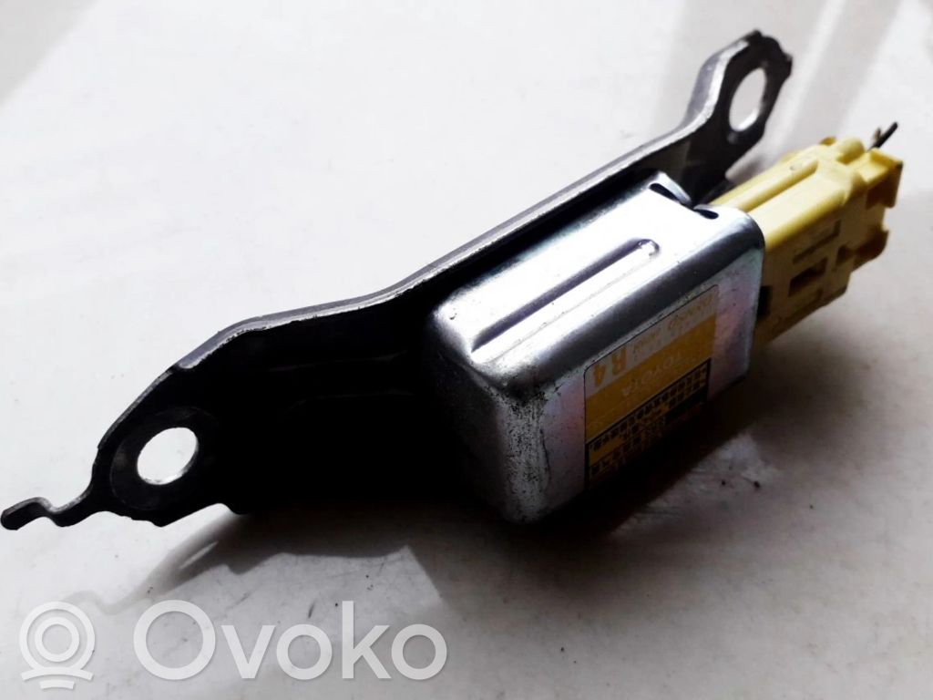 Toyota Prius (XW20) Senzor impact/declanșare airbag 