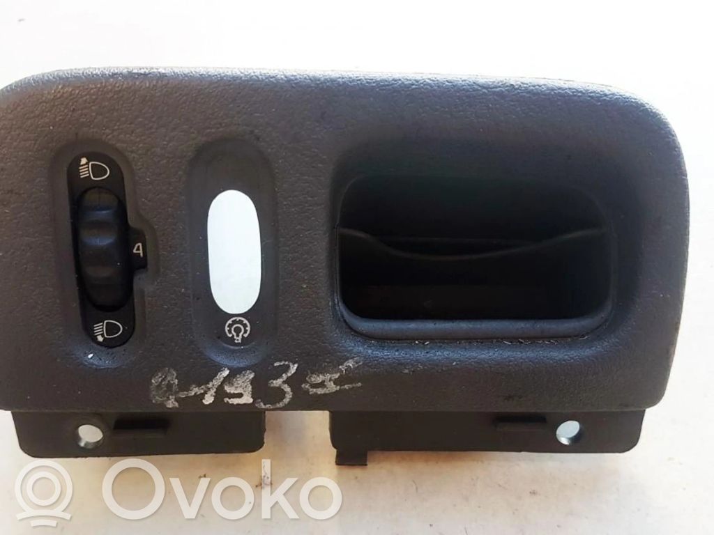 Renault Megane I Interruttore di regolazione livello altezza dei fari