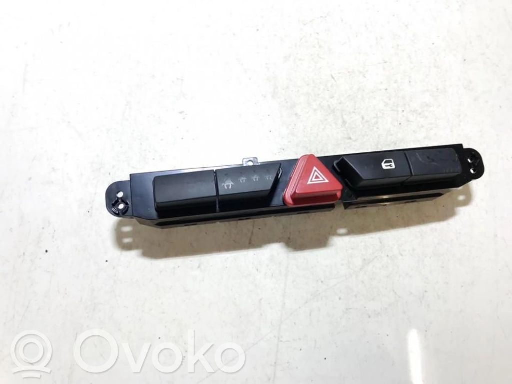 Botón interruptor de luz de peligro   937001H900,937001H900,937001H900,937001H910,937001H900