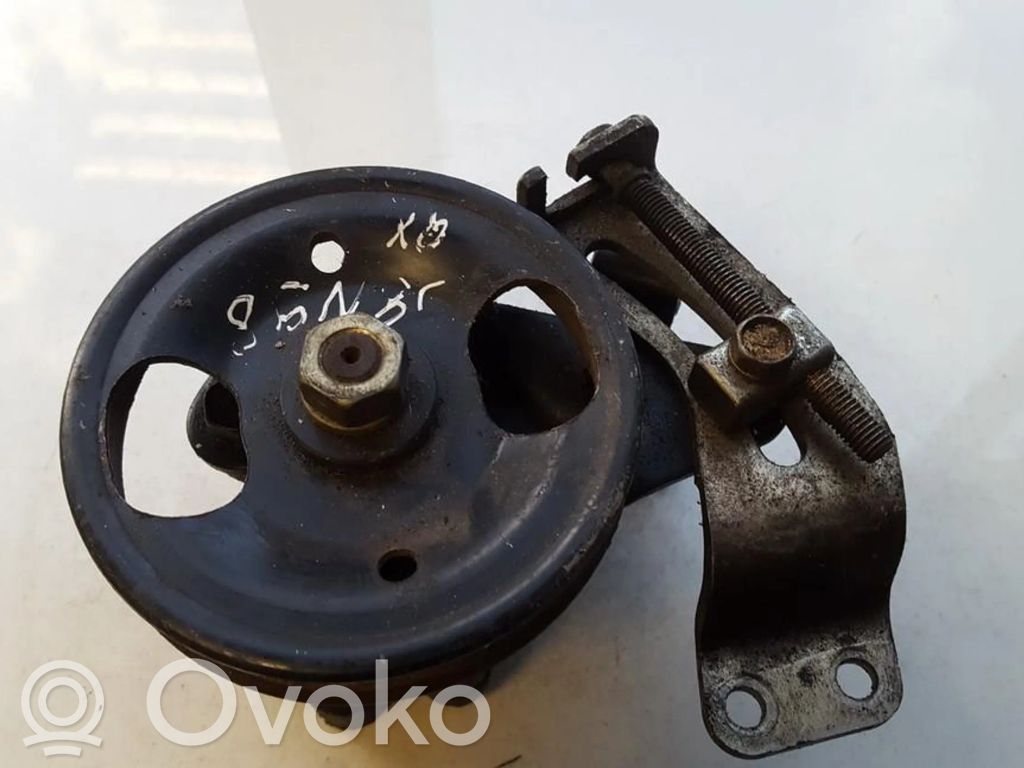 Nissan Primera Pompe direction assistée