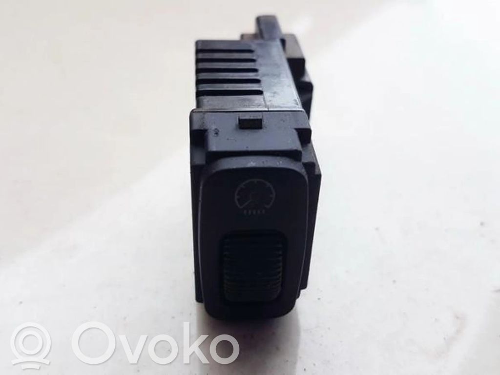 Mitsubishi Lancer Interrupteur d'éclairage de la cabine dans le panneau