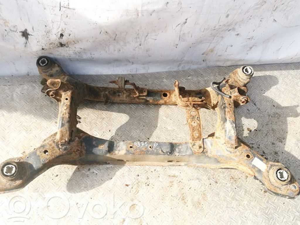 Volvo V70 Cadru auxiliar spate 