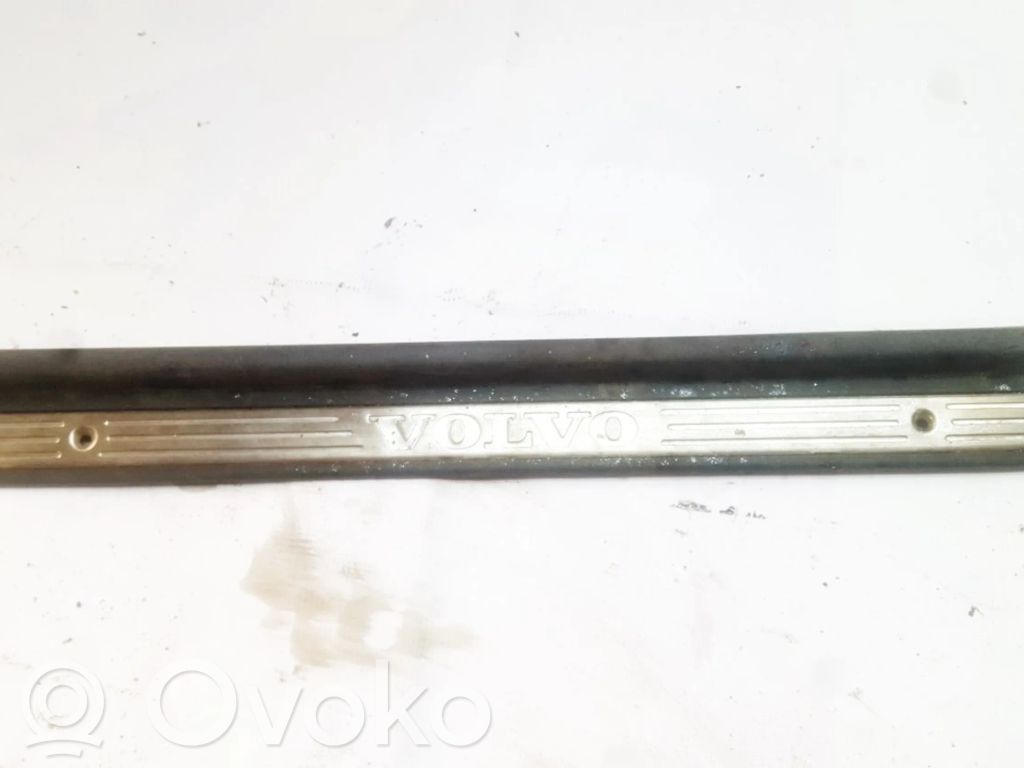 Volvo S40, V40 Capac prag față 