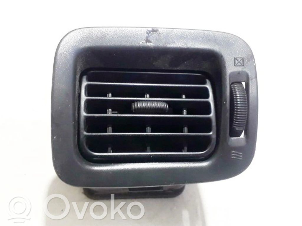 Subaru Forester SF Centrinės oro grotelės 