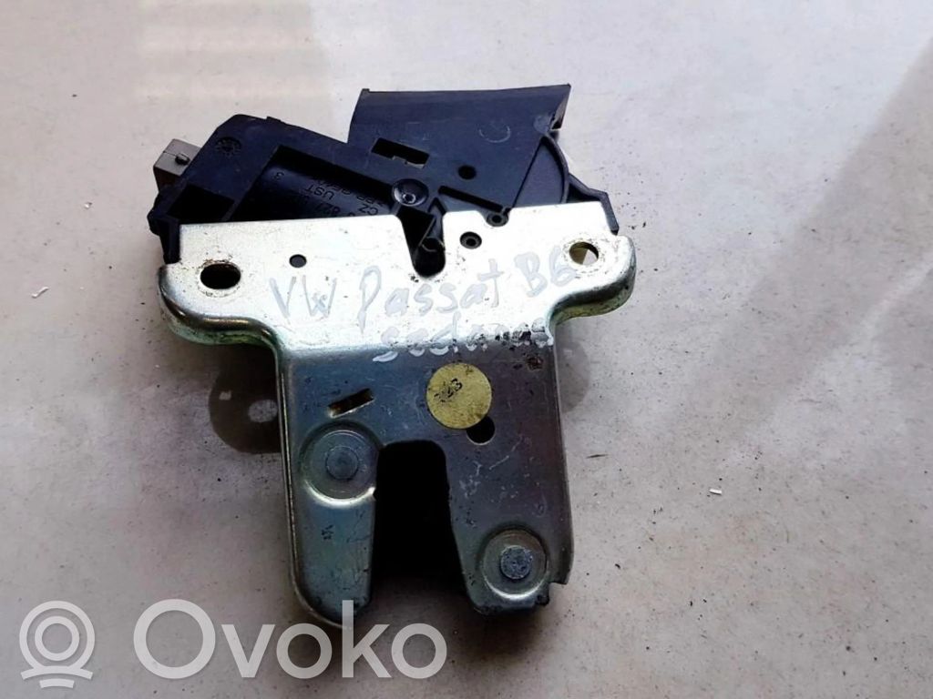 Volkswagen PASSAT B6 Blocco/chiusura/serratura del portellone posteriore/bagagliaio