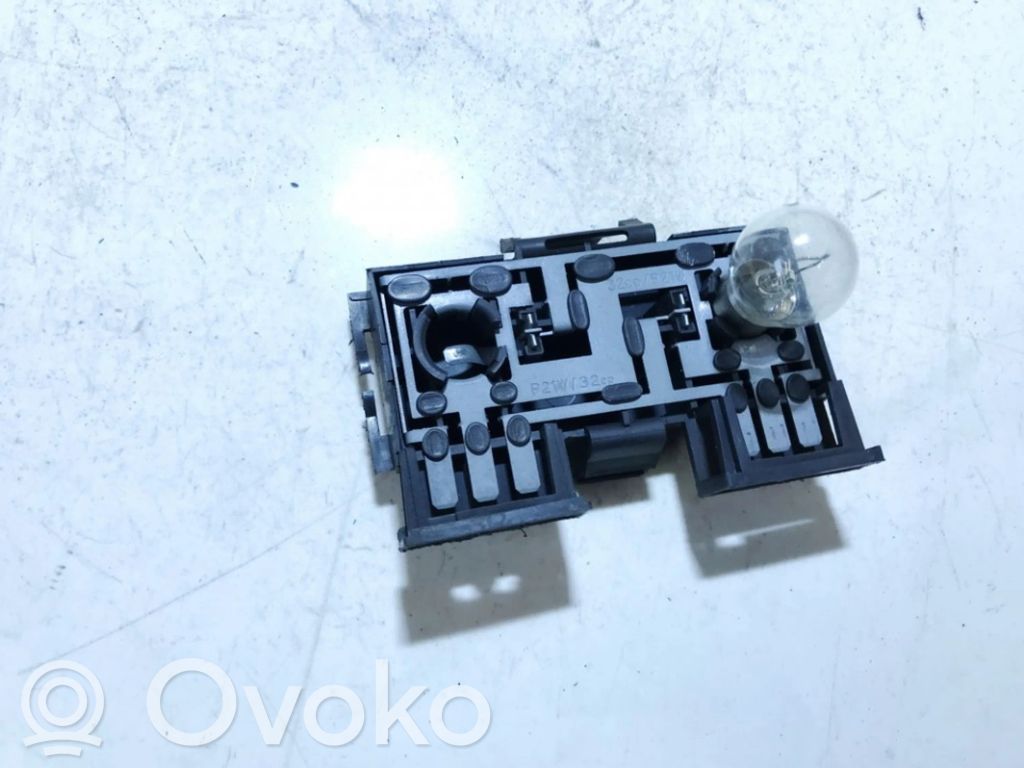 Volkswagen PASSAT B3 Suport becuri lampă spate 