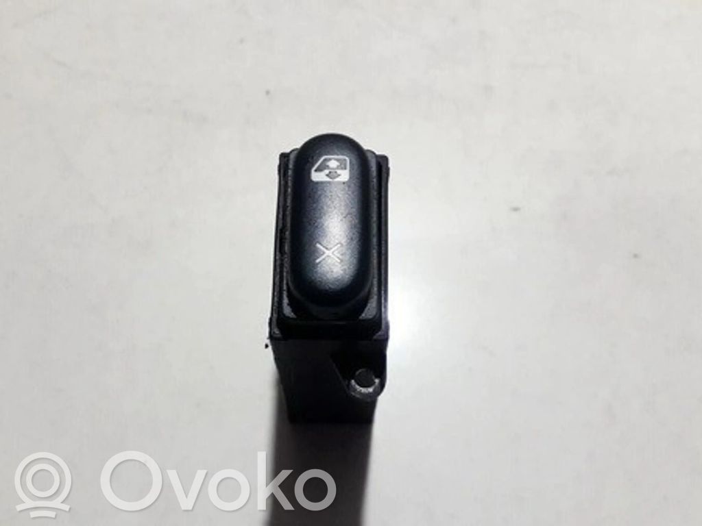 Renault Scenic I Interruptor del elevalunas eléctrico