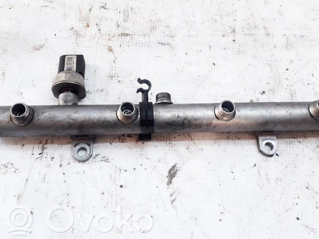Audi A8 S8 D3 4E Rampă alimentare injectoare 