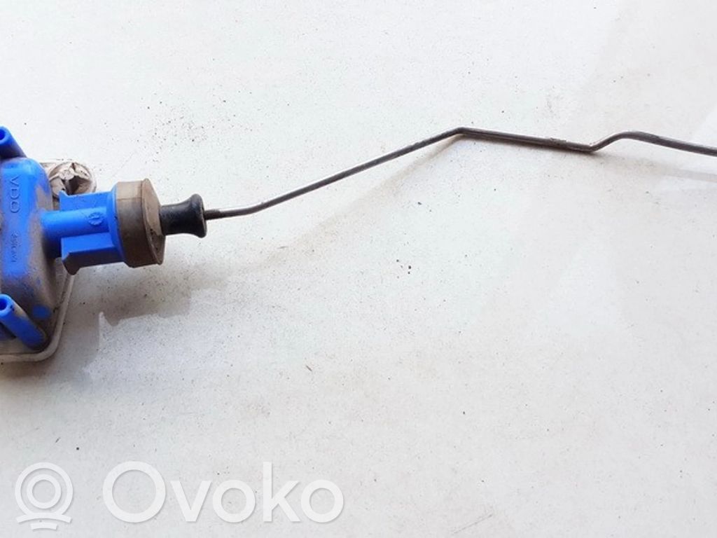 Audi 80 90 S2 B4 Pompa a vuoto chiusura centralizzata