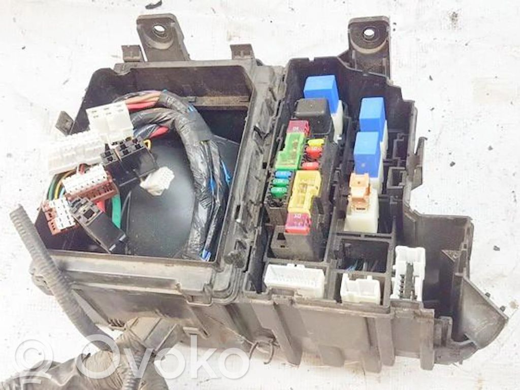 Nissan X-Trail T30 Set scatola dei fusibili 