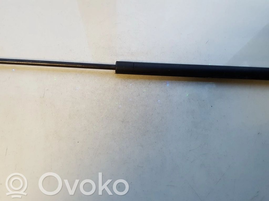 Amortyzator klapy tylnej bagażnika   BHE140010,BHE140010