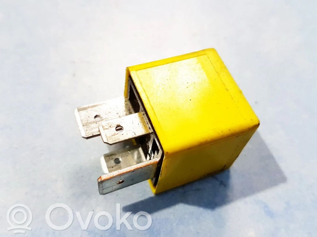 Inne przekaźniki   90226846,90226846