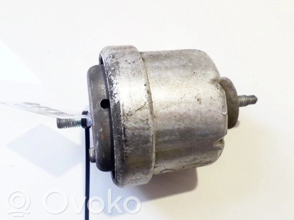 Opel Vectra B Engine mount bracket 