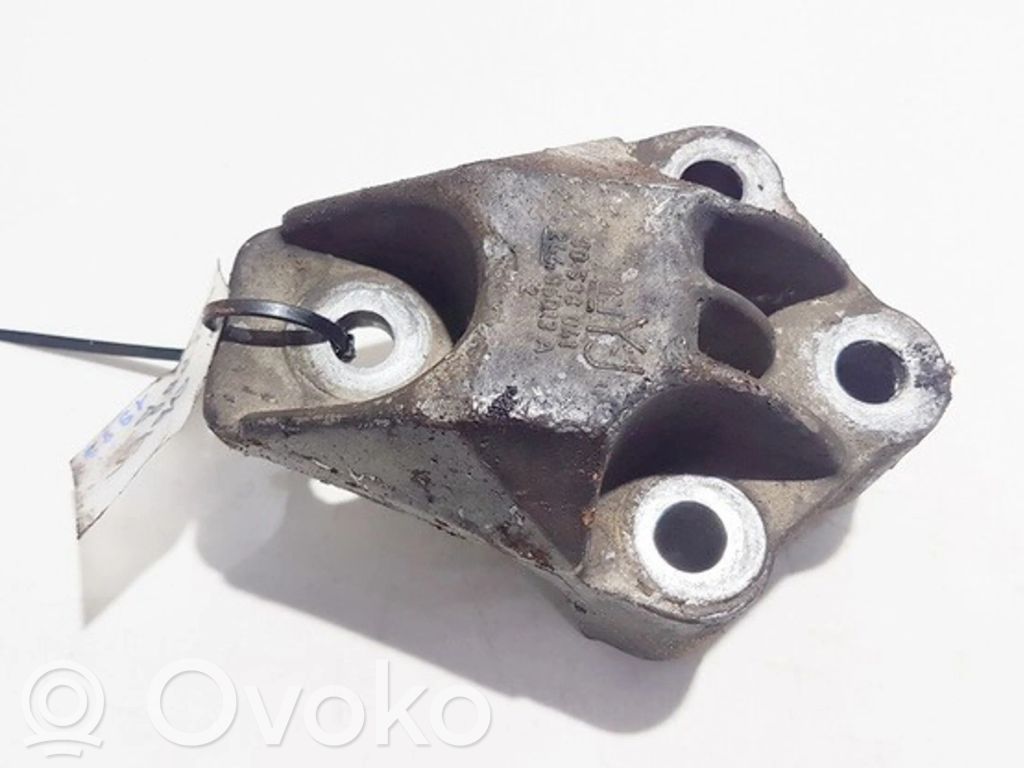Opel Vectra B Engine mounting bracket 