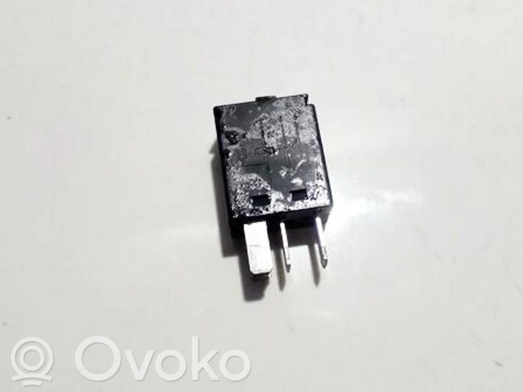Otros relés   F57B14B192AA,990611A,990611A,F57B14B192AA