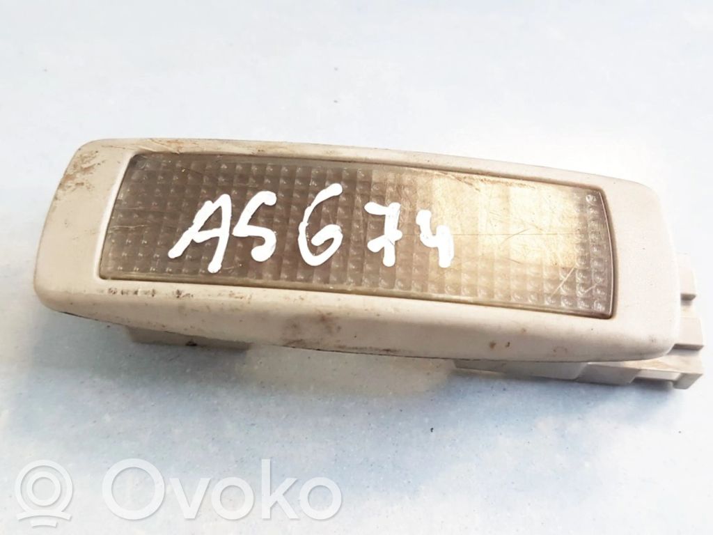 Volkswagen Golf IV Takaistuimen valo